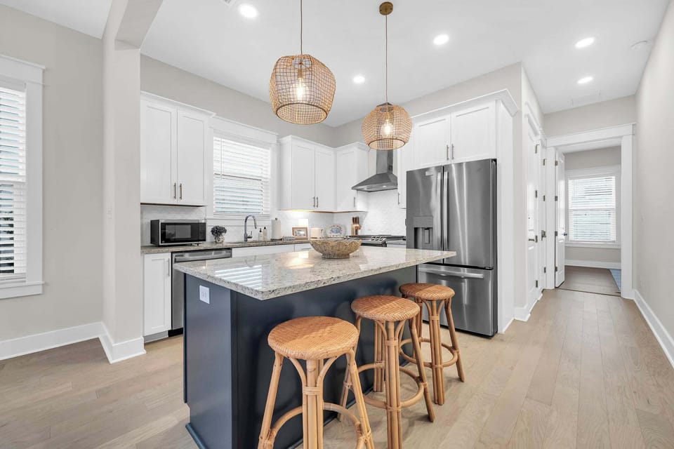 Fully stocked kitchen with additional island seating