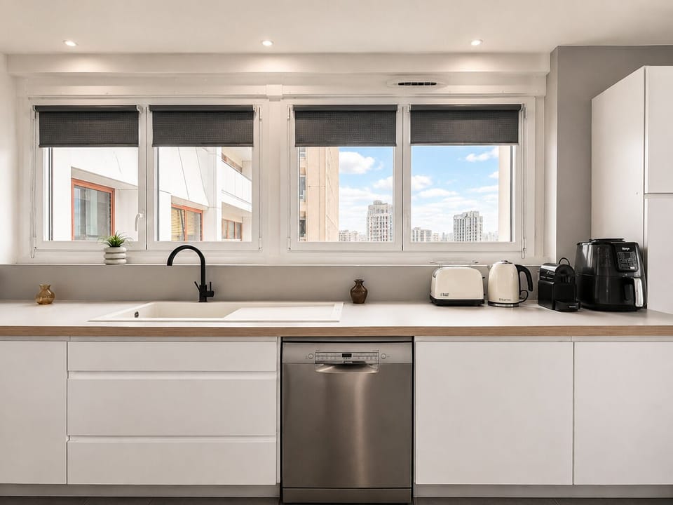 Apartment | Private kitchen | Fridge, oven, stovetop, dishwasher