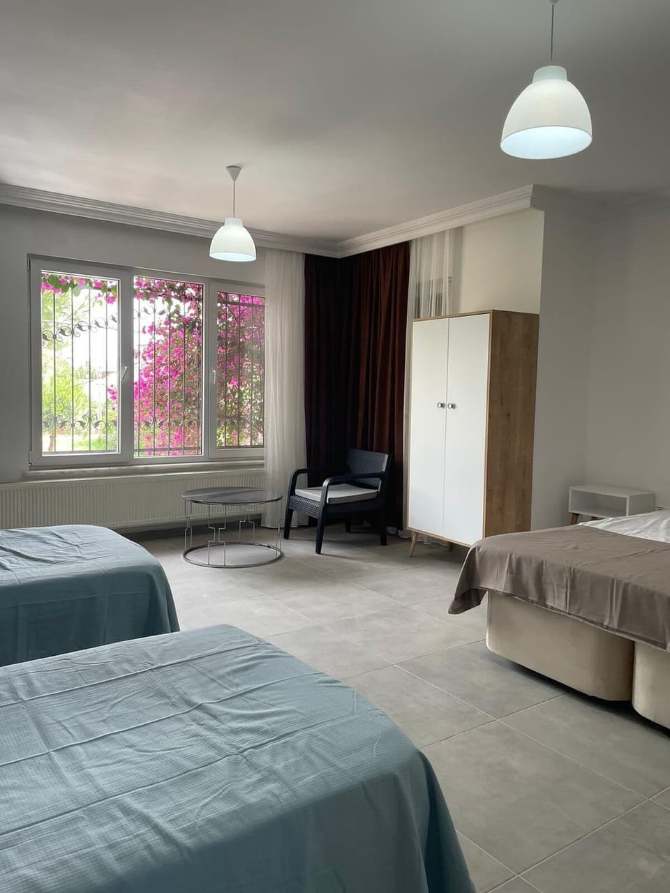 Junior Twin Room | In-room safe, WiFi (free)