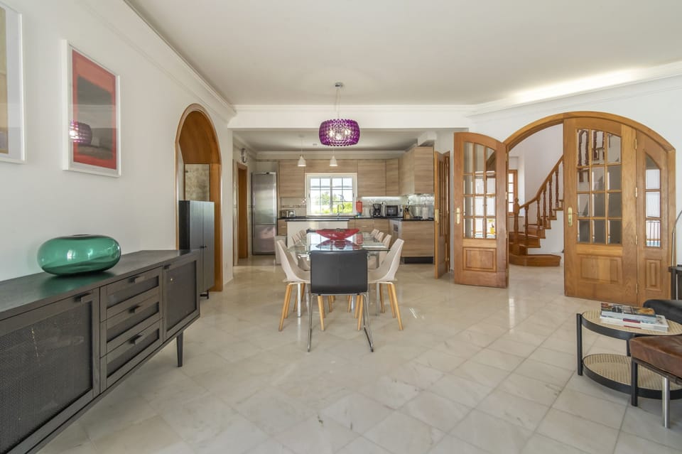 House | 6 bedrooms