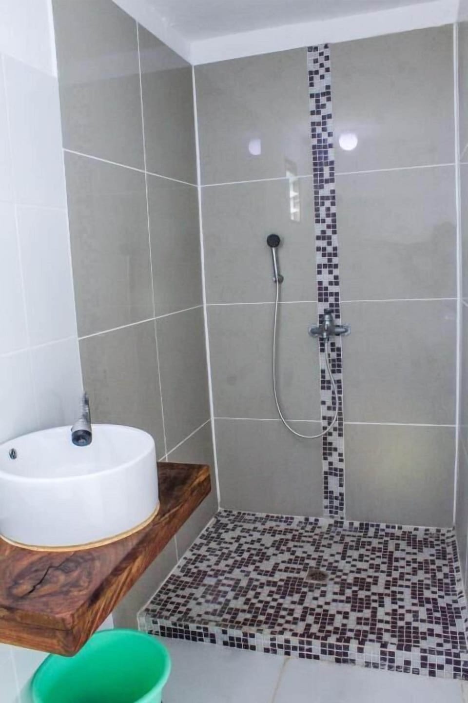 Superior Double or Twin Room, Balcony, Courtyard View | Bathroom