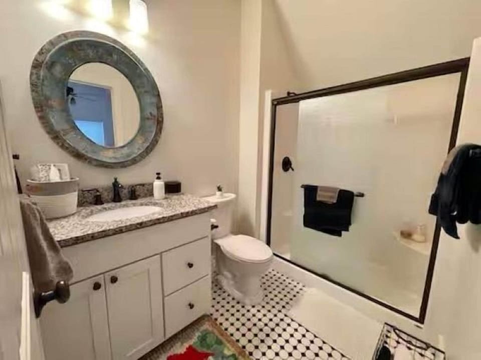 Free toiletries, soap, shampoo, toilet paper