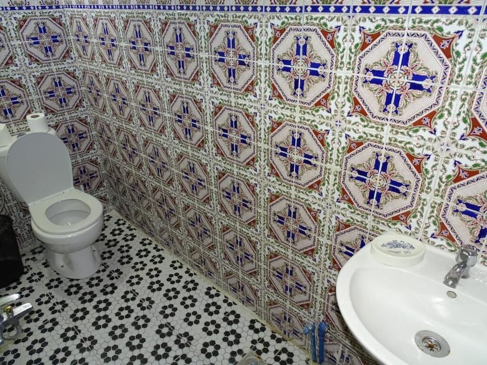 Double Room | Bathroom | Combined shower/tub, hair dryer, slippers, towels