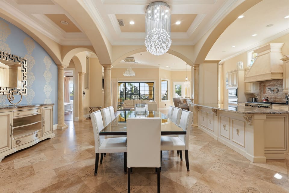 Center Dining Area