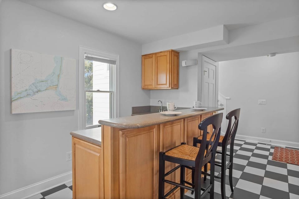 Game Room Wet Bar