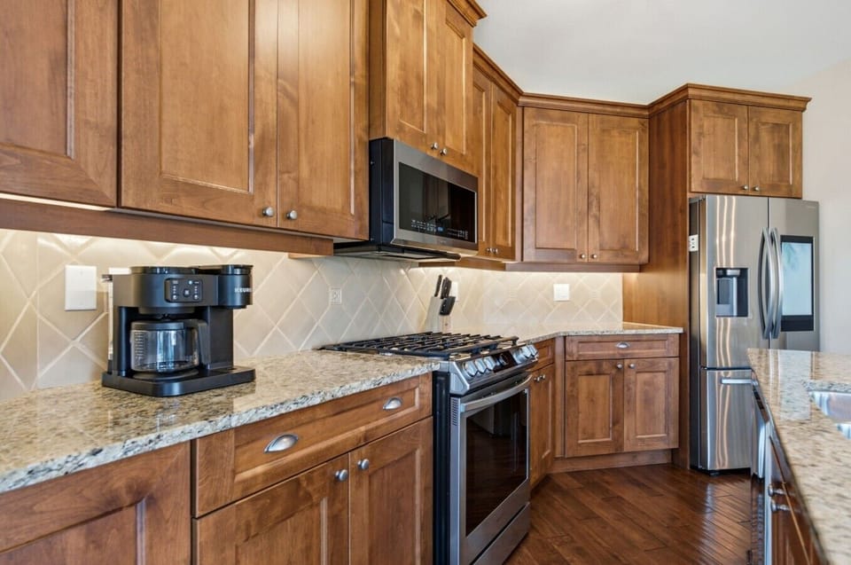 Full Kitchen