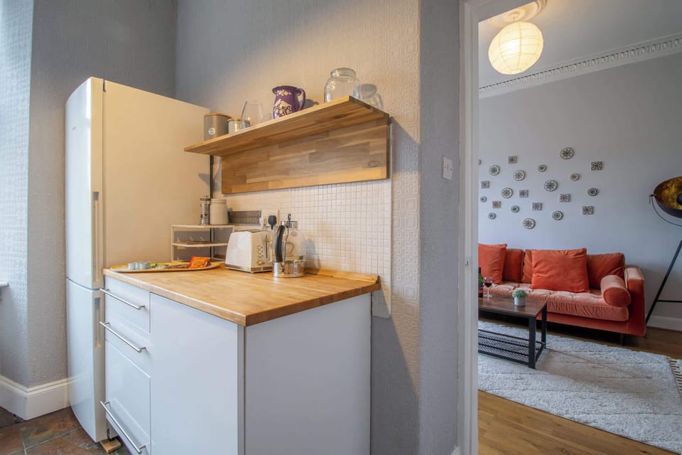 Convenient kitchen for short or long stays