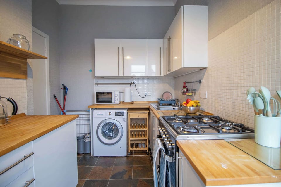 Convenient kitchen for short or long stays