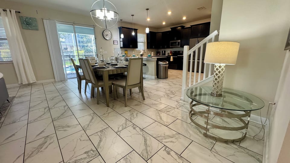 Deluxe Villa | Dining