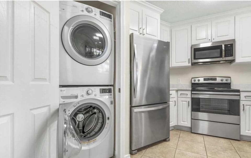 Condo, Multiple Beds (Maravilla 3106) | Private kitchen