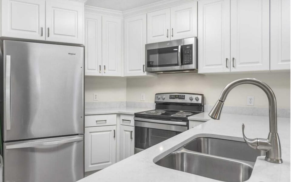 Condo, Multiple Beds (Maravilla 3106) | Private kitchen