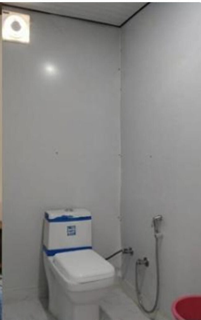 Shower, towels, soap, shampoo