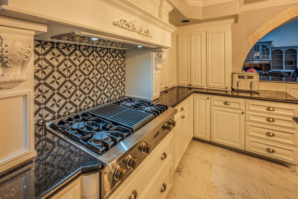 House, Patio, Garden View | Private kitchen