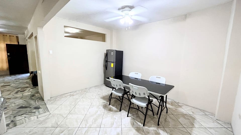 Comfort Villa, 3 Bedrooms | Dining room