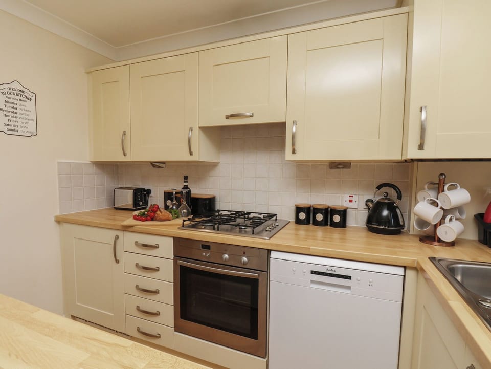 Dishwasher, cookware/dishes/utensils