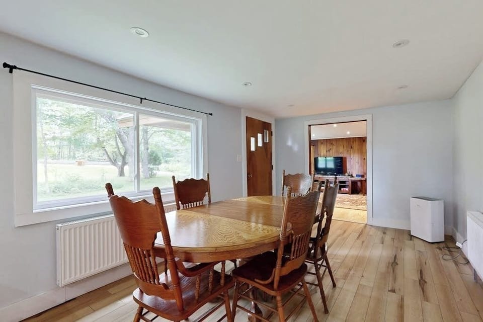 House, Multiple Beds, Kitchen (Come Spring Hideaway) | 3 bedrooms, individually decorated, individually furnished, bed sheets