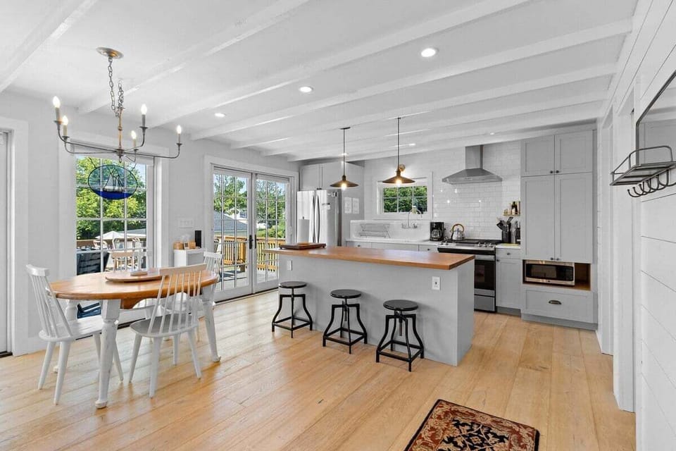House, Multiple Beds (Harborside Cottage) | Private kitchen