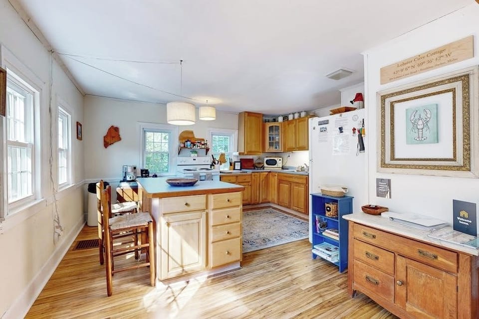 Cottage, Multiple Beds (Lobster Cove Cottage) | Private kitchen