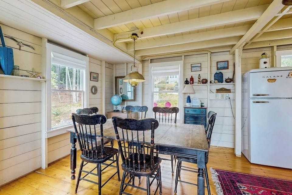 Cottage, Multiple Beds, Fireplace (The Beach House at Wall Point) | 3 bedrooms, individually decorated, individually furnished, bed sheets