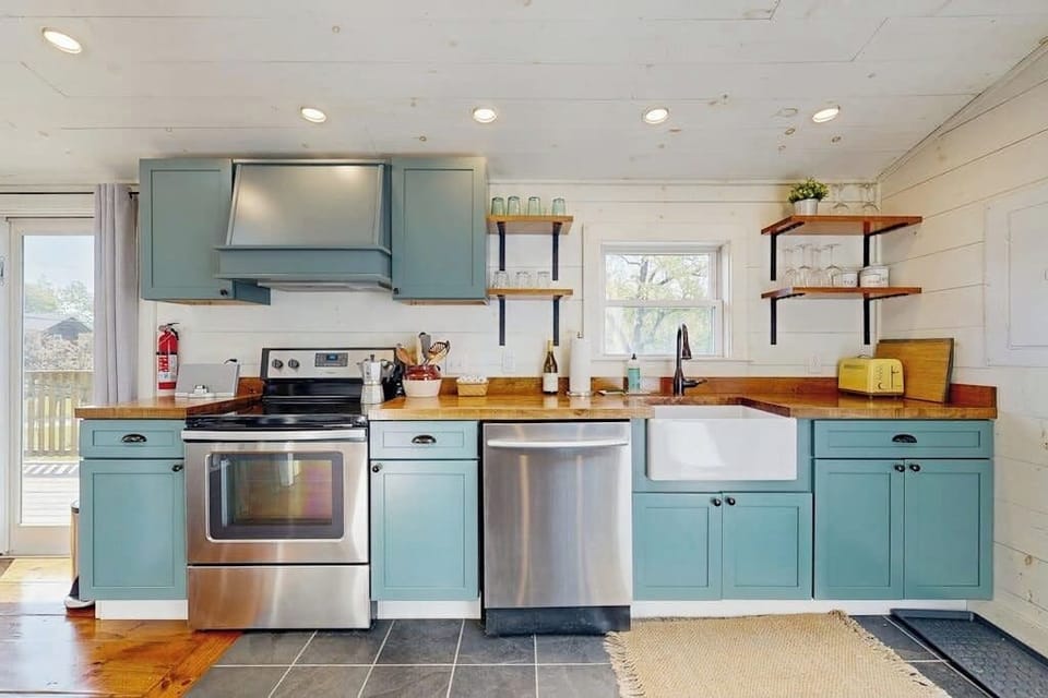Cabin, Multiple Beds, Kitchen (Bay Cabin) | Private kitchen