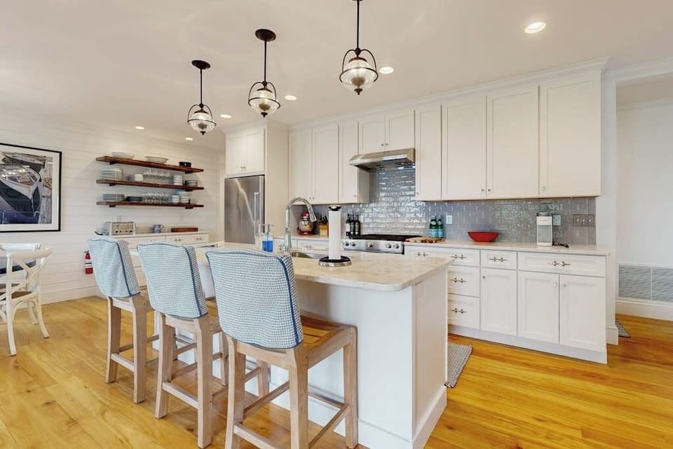 Apartment, Multiple Beds, Garden View (Harbor's End Unit B) | Private kitchen