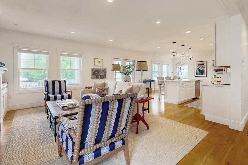 Apartment, Multiple Beds, Garden View (Harbor's End Unit B) | Living area