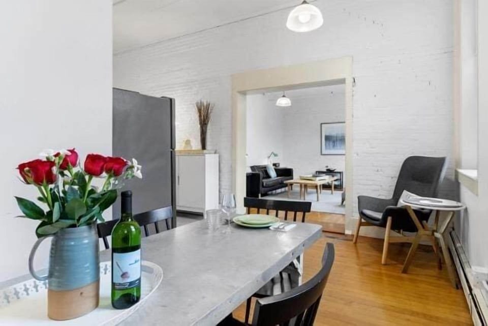 Apartment, Multiple Beds, Kitchen, City View (Rockland Central Loft) | Interior