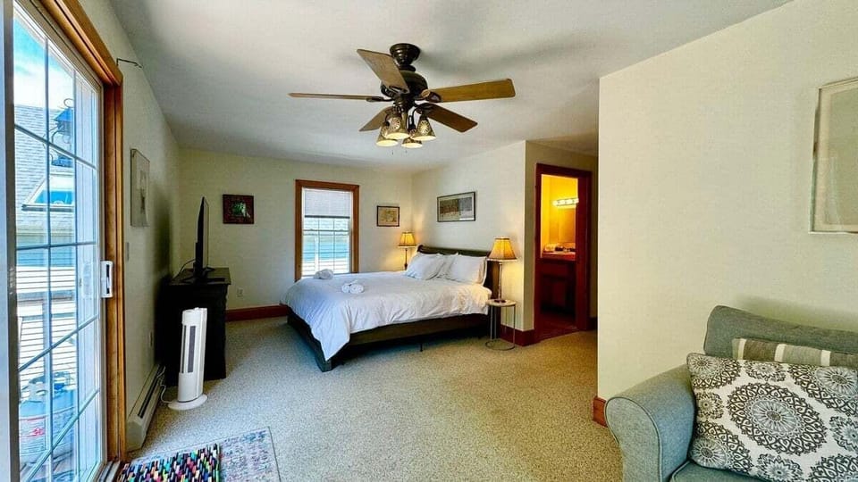 Apartment, Multiple Beds, City View (High Street Haven) | 2 bedrooms, individually decorated, individually furnished, bed sheets