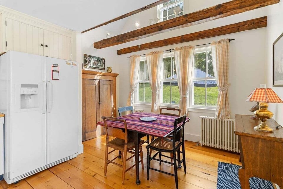 House, Multiple Beds (Beauchamp Cottage) | 3 bedrooms, individually decorated, individually furnished, bed sheets