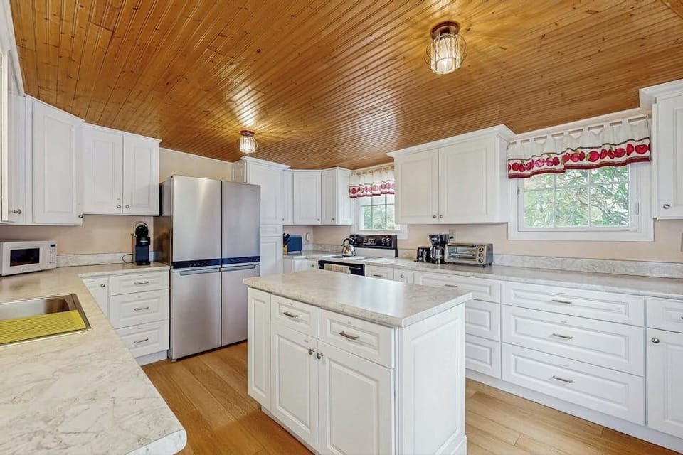 Cabin, Multiple Beds, Fireplace (Spruce Ledge) | Private kitchen
