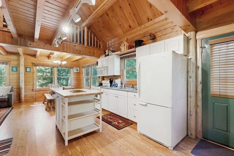 House, Multiple Beds, Kitchen (Prong Mountain) | Private kitchen