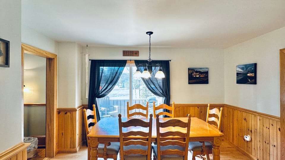 House, Multiple Beds (Lake & Trail Landing) | 3 bedrooms, individually decorated, individually furnished, bed sheets