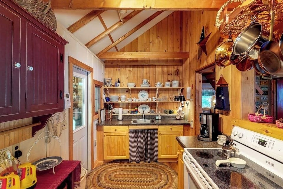 Cabin, Multiple Beds, Kitchen (Pebble Cove) | Private kitchen