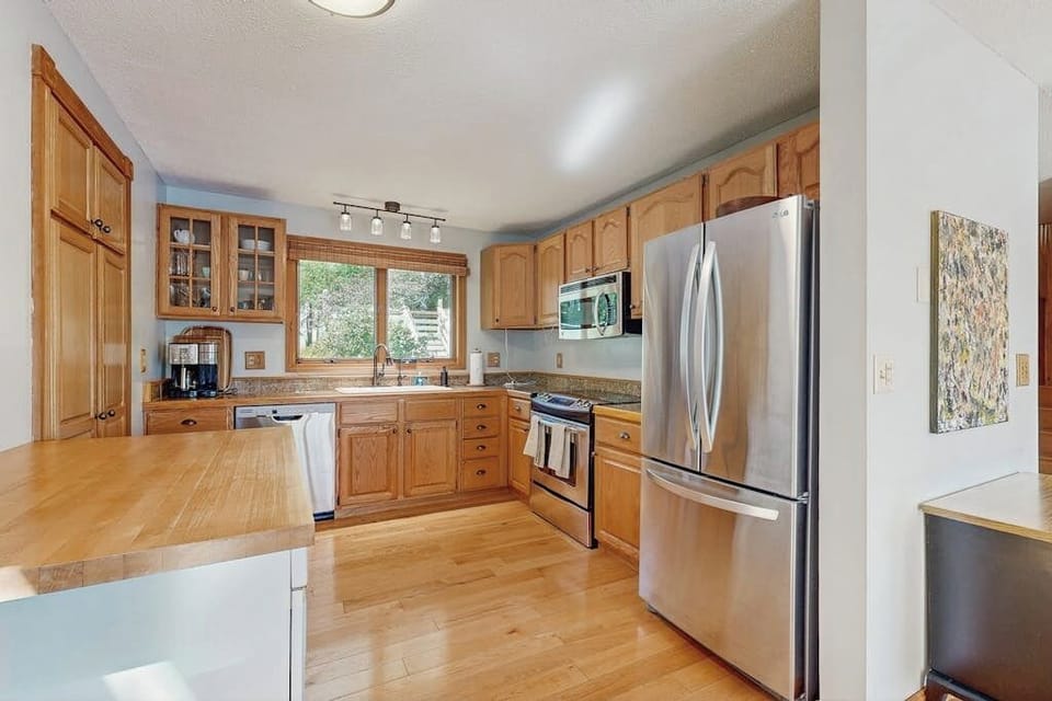 House, Multiple Beds (Phillips Serenity Retreat) | Private kitchen
