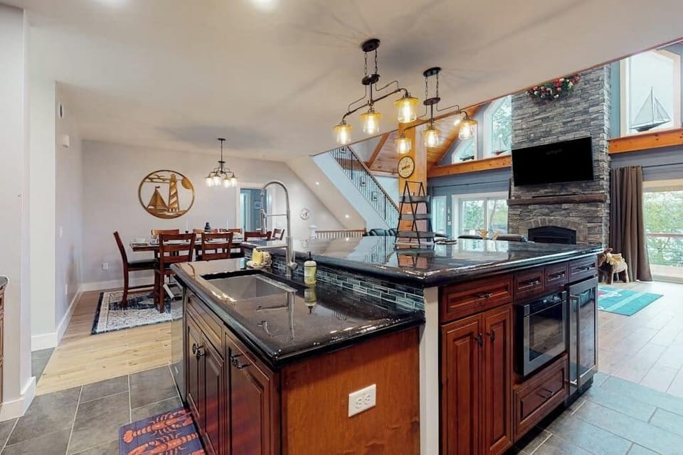House, Multiple Beds (Lobster Shack) | Private kitchen
