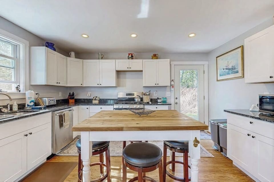 House, Multiple Beds, Kitchen, Garden View (Captains Cottage on Atlantic) | Private kitchen
