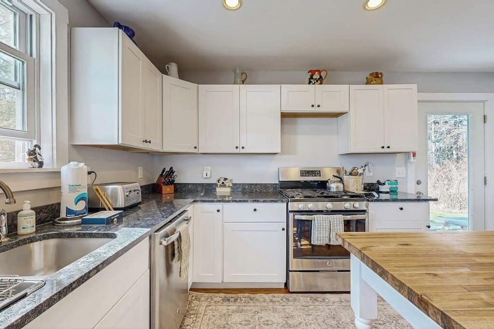 House, Multiple Beds, Kitchen, Garden View (Captains Cottage on Atlantic) | Private kitchen