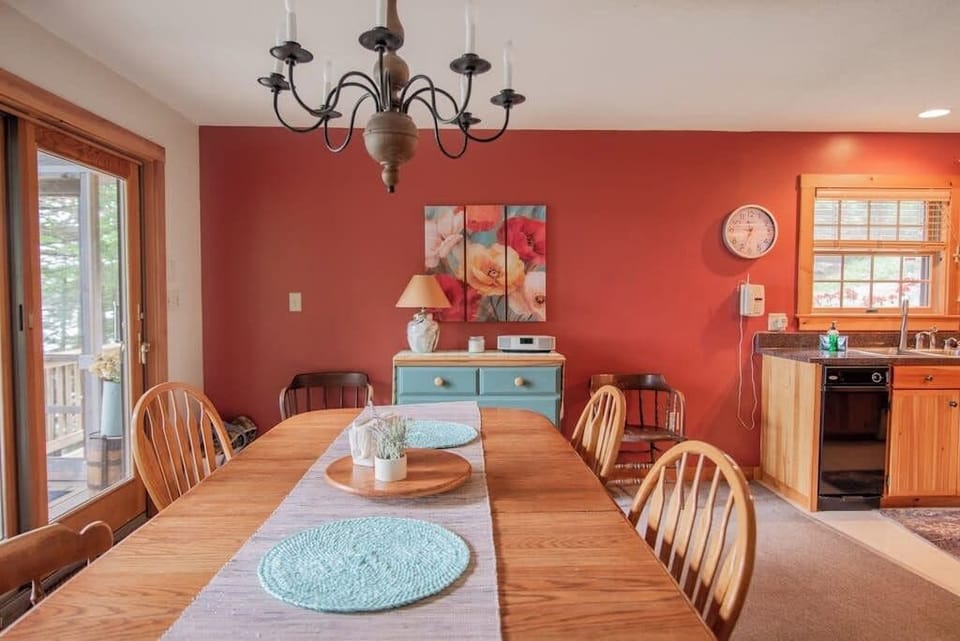 Cottage, Multiple Beds (Loon Cove Cottage) | 3 bedrooms, individually decorated, individually furnished, bed sheets