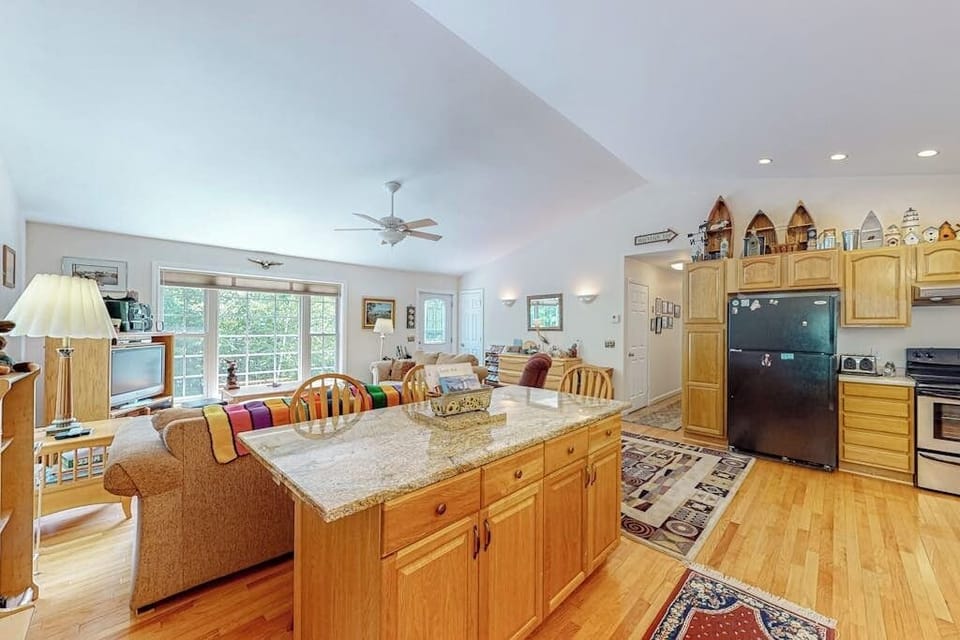 House, Multiple Beds, Kitchen (The Winkumpaugh Getaway) | Interior