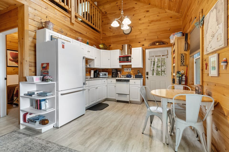 Cabin, Multiple Beds, Fireplace (The Grand Loon) | Private kitchen