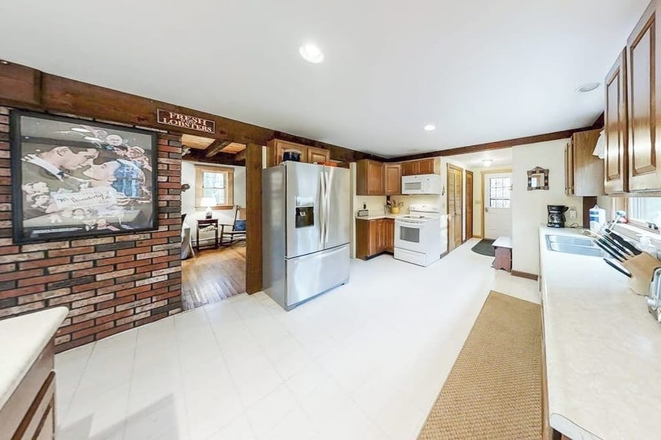 Cabin, Multiple Beds (Appalachee Pond Waterfront Cottage) | Private kitchen
