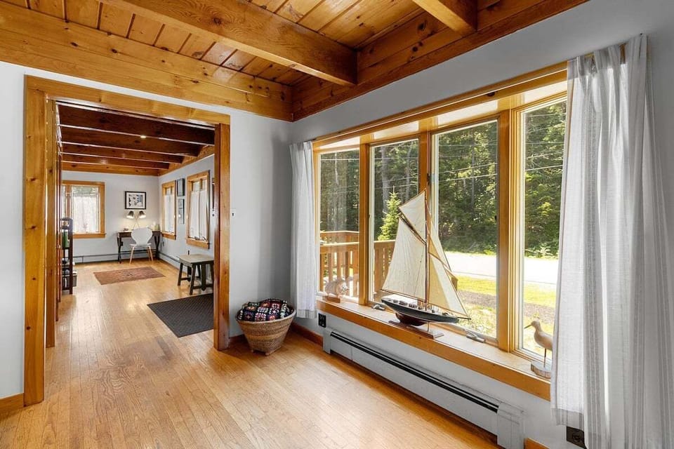 House, Multiple Beds, Garden View (Boothbay Birch Cottage) | Interior