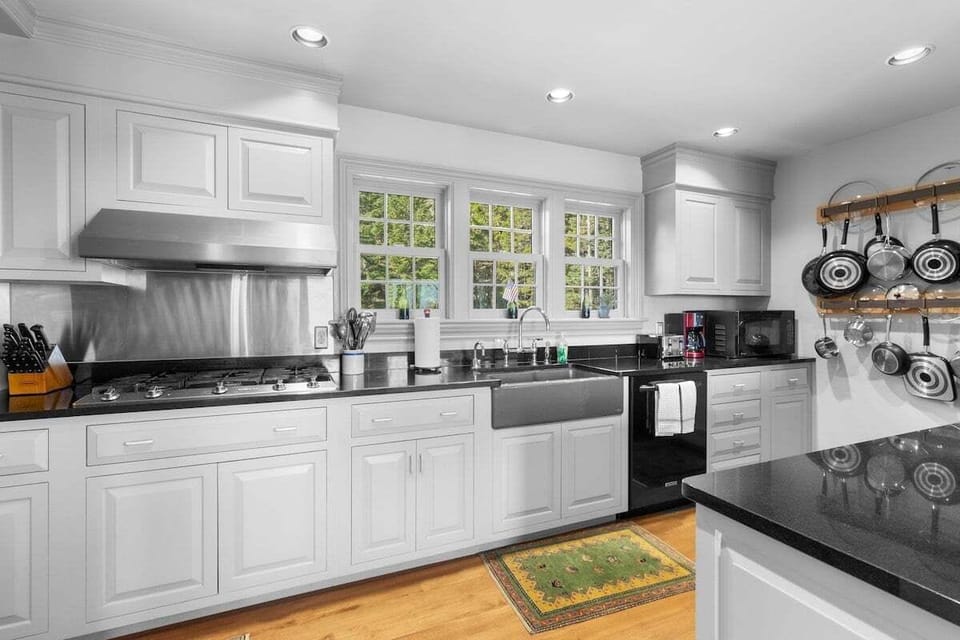 House, Multiple Beds (Chimerique on the Water) | Private kitchen