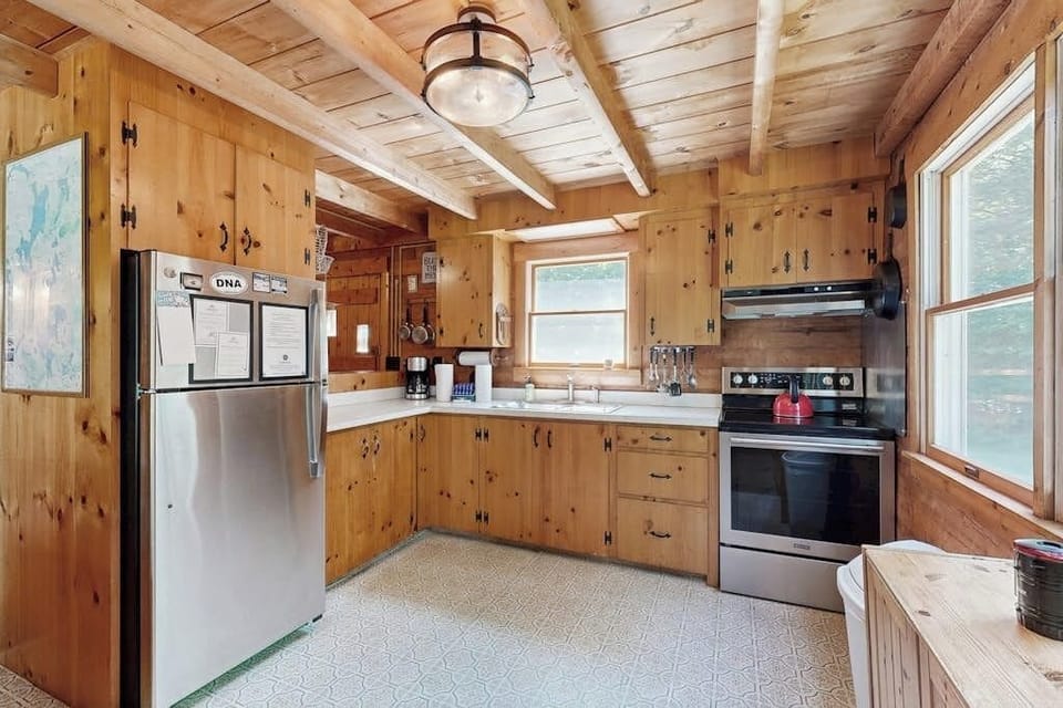 Cabin, Multiple Beds, Kitchen (Charloon Cabin) | Private kitchen