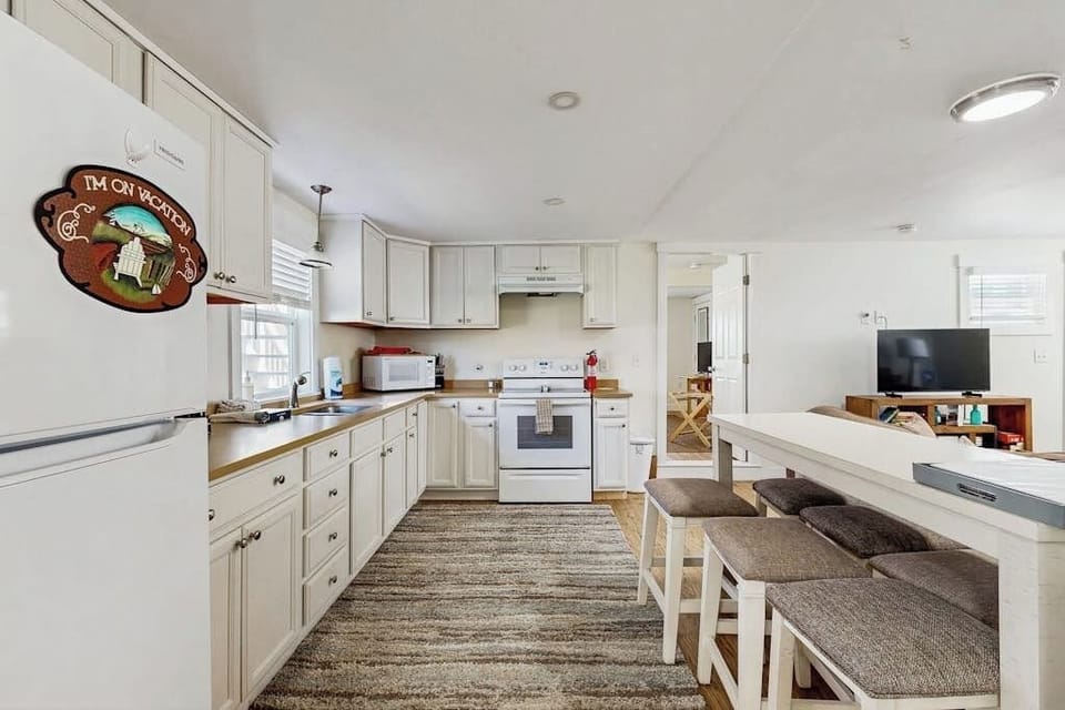 House, Multiple Beds (Lobster Trap) | Private kitchen