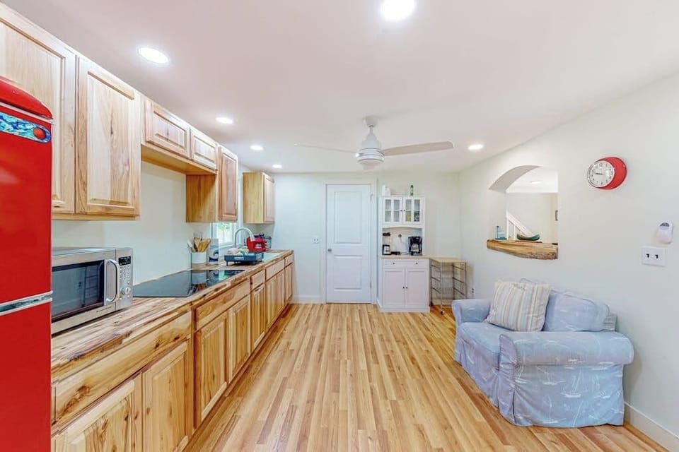 Cabin, Multiple Beds (Overlook) | Private kitchen