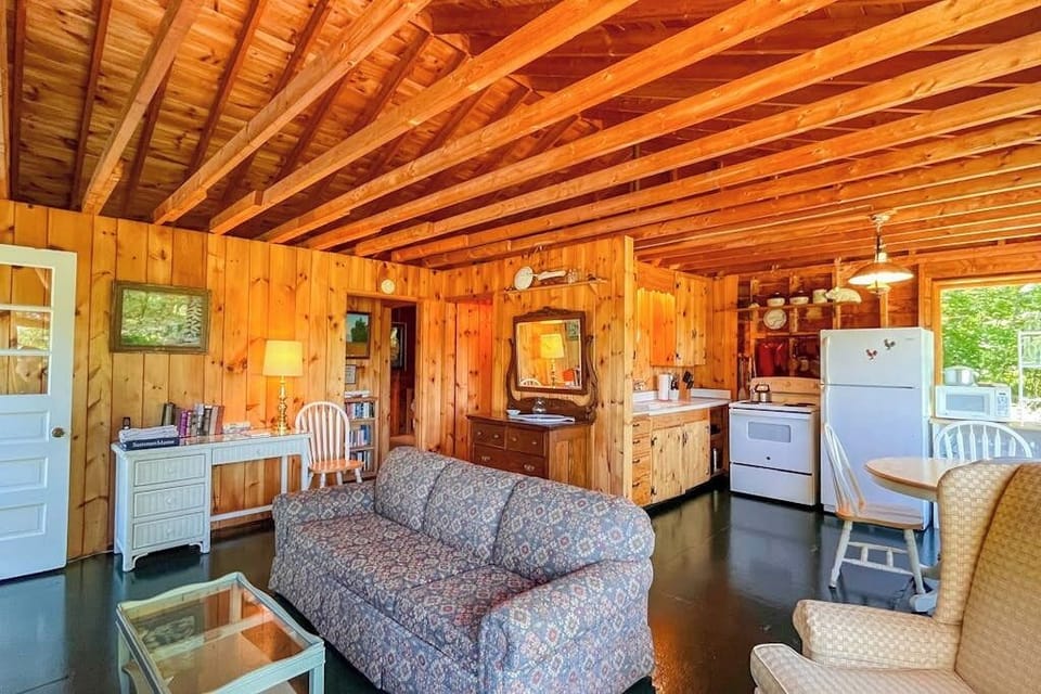 Cabin, Multiple Beds, Kitchen (Etta's House) | Living area