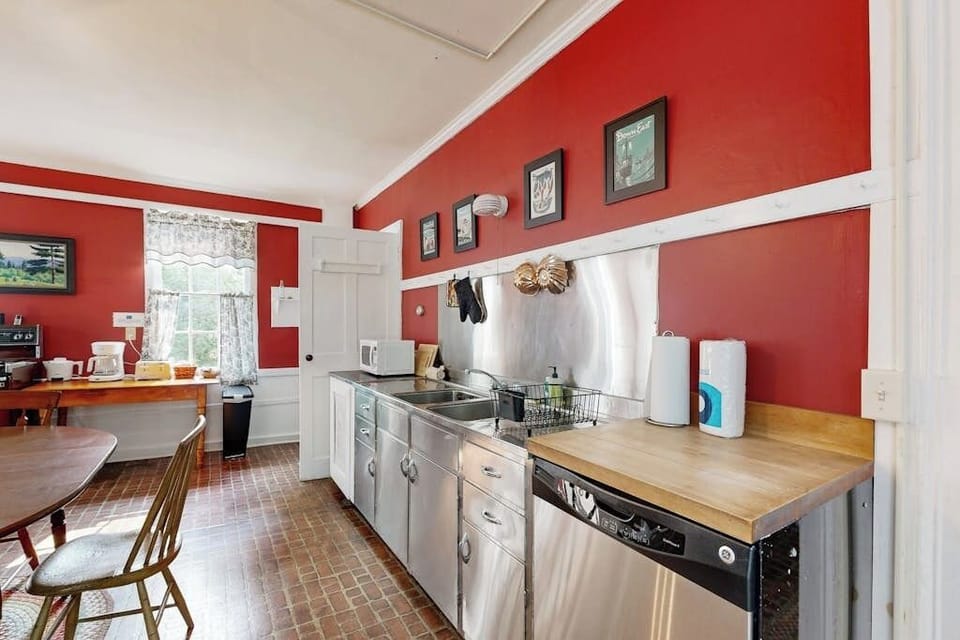 House, Multiple Beds, Kitchen, Garden View (Nickels-Sortwell House) | Private kitchen
