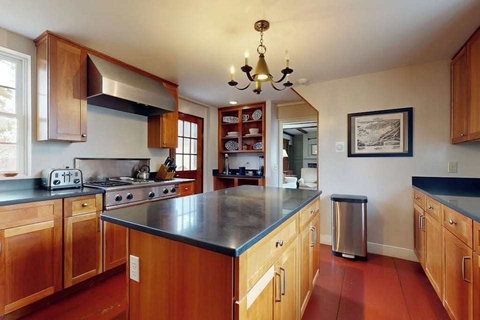 House, Multiple Beds (Boothbay Lookout) | Private kitchen