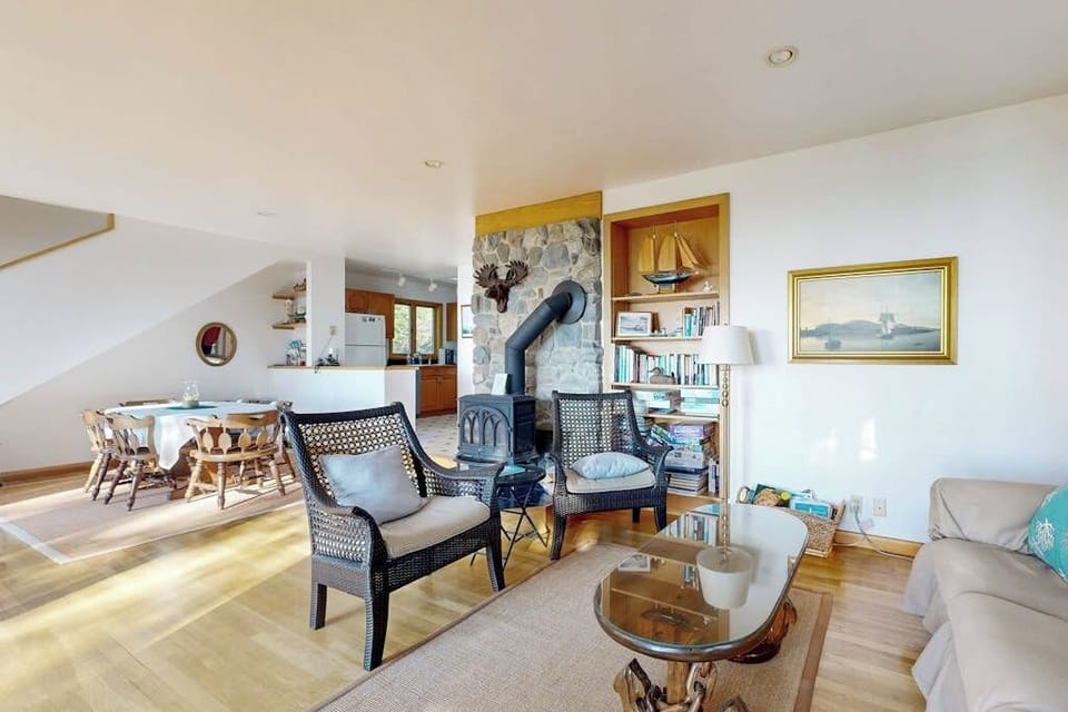 Cottage, Multiple Beds, Kitchen, Garden View (Serenity Cove Cottage) | Living area